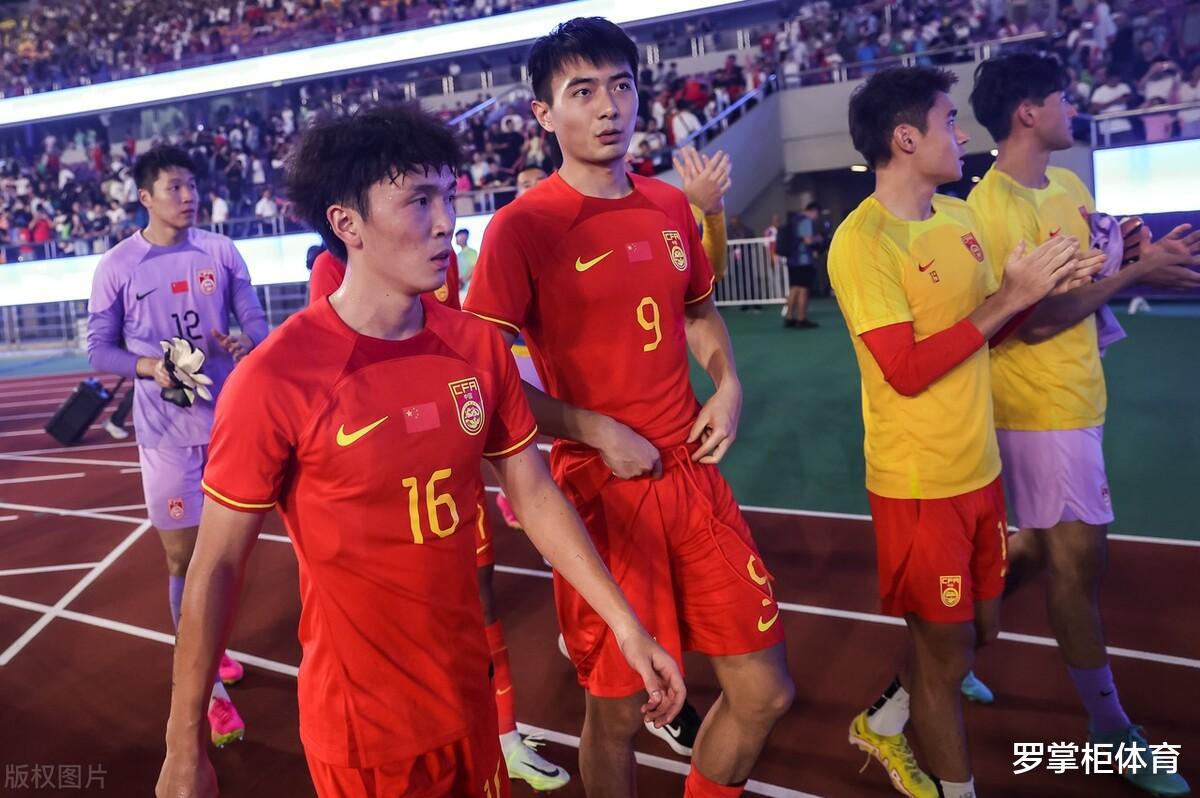 中国男足果真不能夸！5-1、4-0后0-0孟加拉，球迷心累已经懒得骂(4)