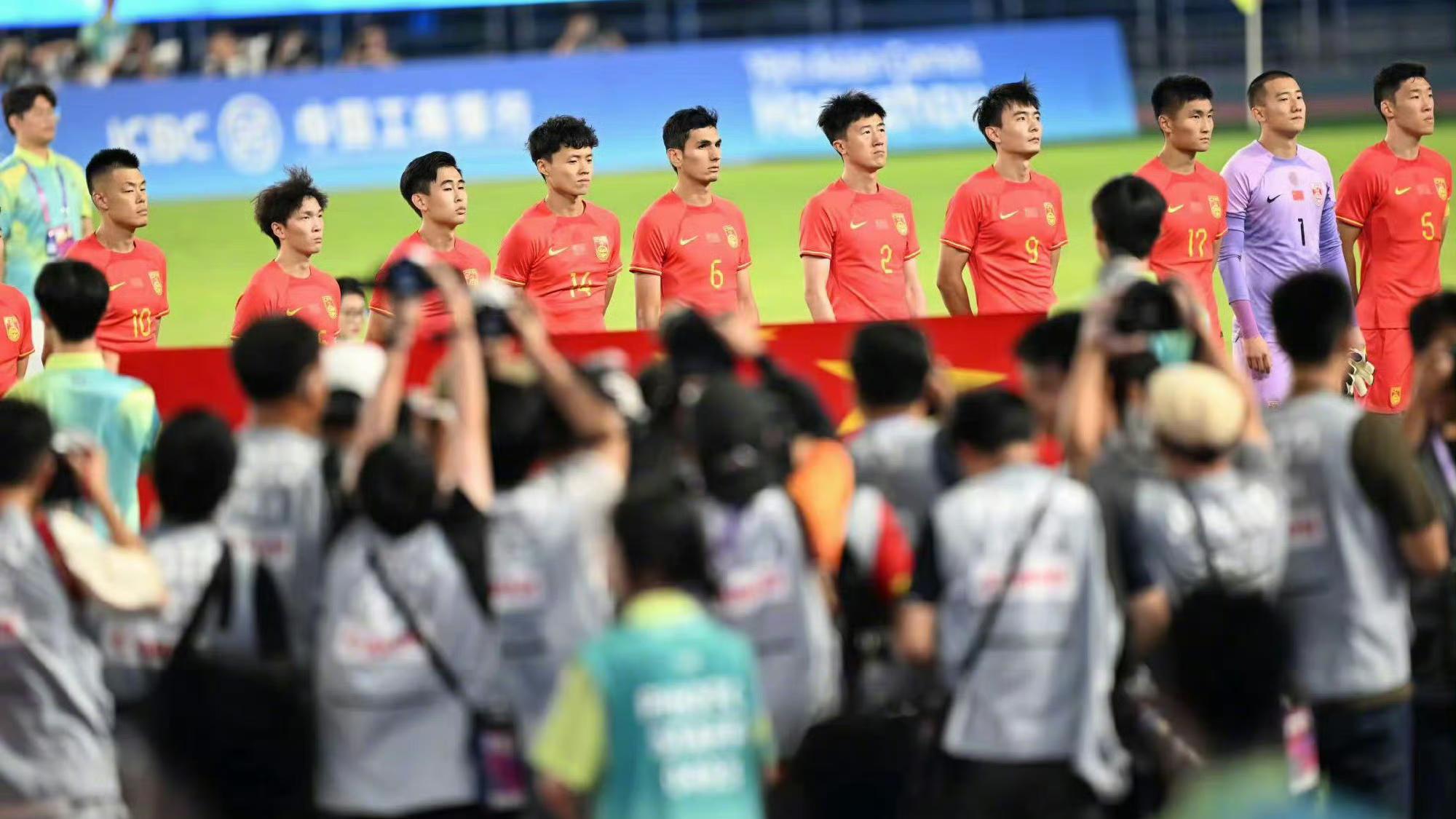 中国国足0-2不敌韩国遗憾止步八强，彻底揭露了三个残酷的事实！(4)