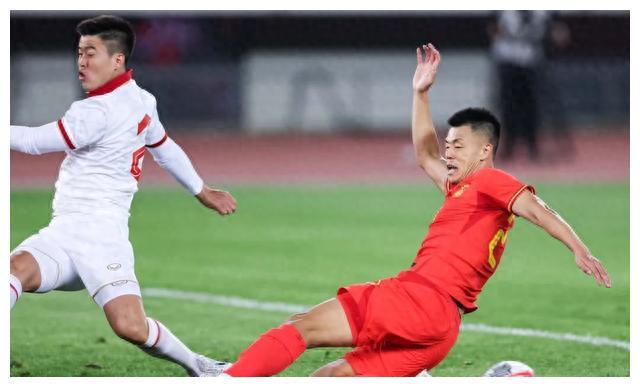 不理解中国足球水平为什么低，中国足球寻找改变的dna(2)