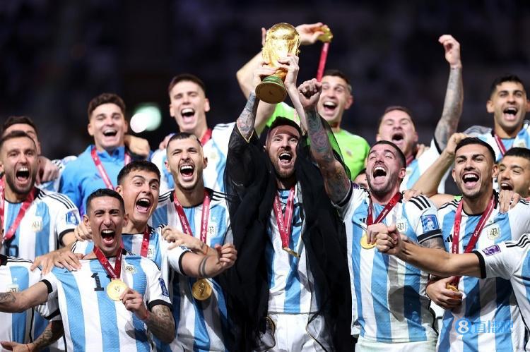 封王一周年去年今日球王梅西率阿根廷夺世界杯，圆梦卡塔尔！(4)