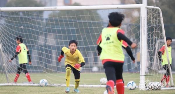 中国足协女足青少年“菁英启航”训练营在苏州完成(1)
