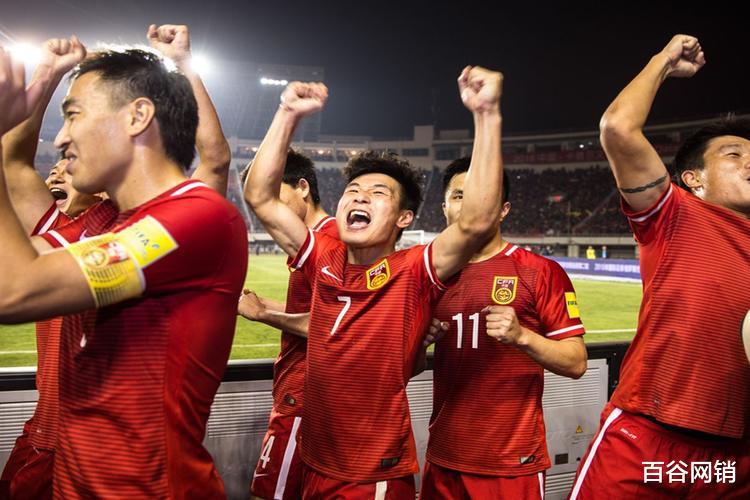 用两个字来形容中国足球，你会想到什么？(4)